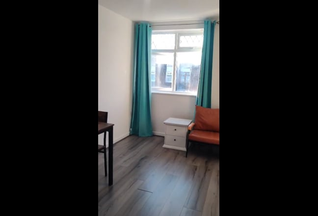 One bedroom flat UCL Middlesex Uni Colindale Tube Main Photo
