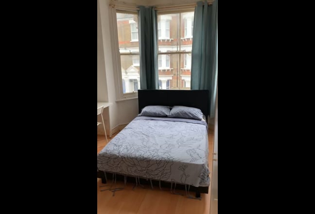 Double Room Available 🟡 Main Photo