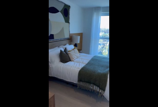 Double Rooms Available in Modern 2-Bed Flat Main Photo