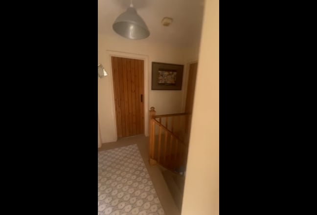 Room available in beautiful house Main Photo