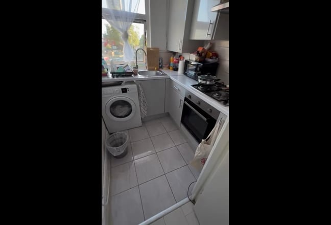 1-Bedroom Flat – Excellent Location Main Photo