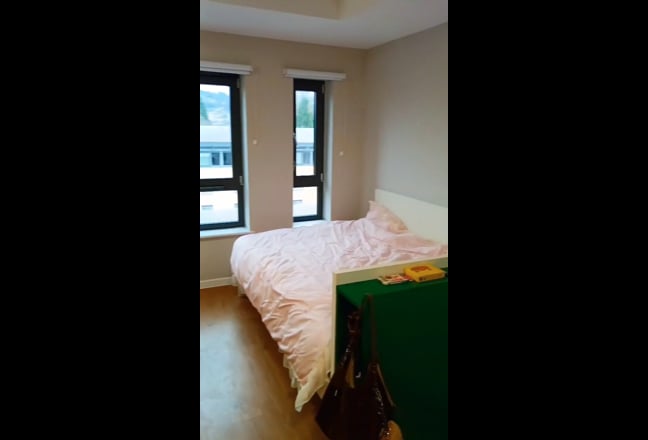 Bath dormitory lowers prices to find a tenant Main Photo