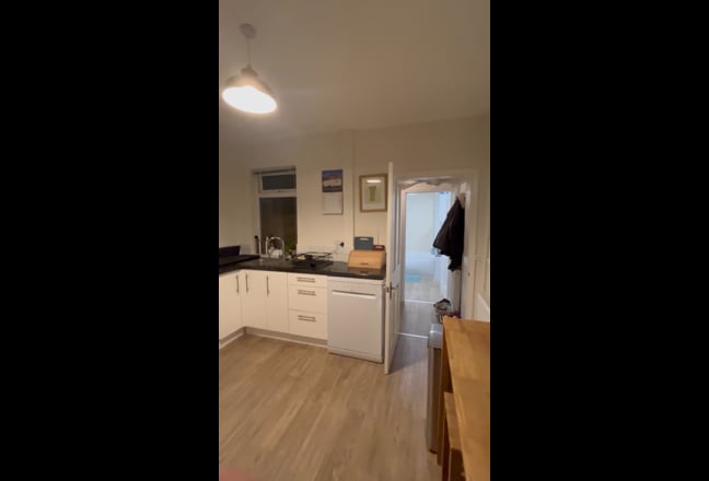 Double room, Fully furnished, Near town centre Main Photo
