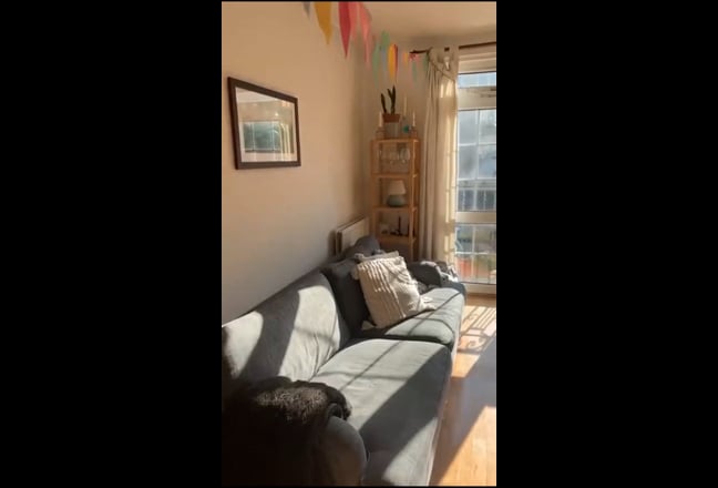 Small Double Room by Bethnal Green Tube Main Photo