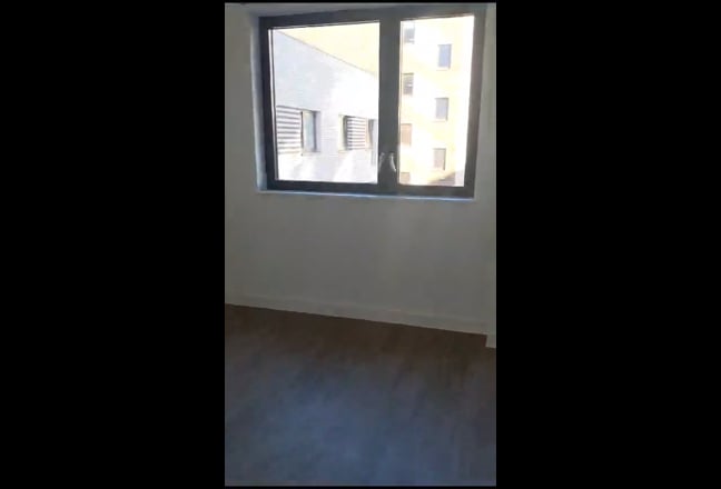 Modern 1-bed flat with balcony. Black Horse Road Main Photo