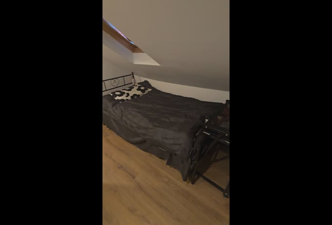 Room w double bed in Feltham 2.5mx4m Main Photo