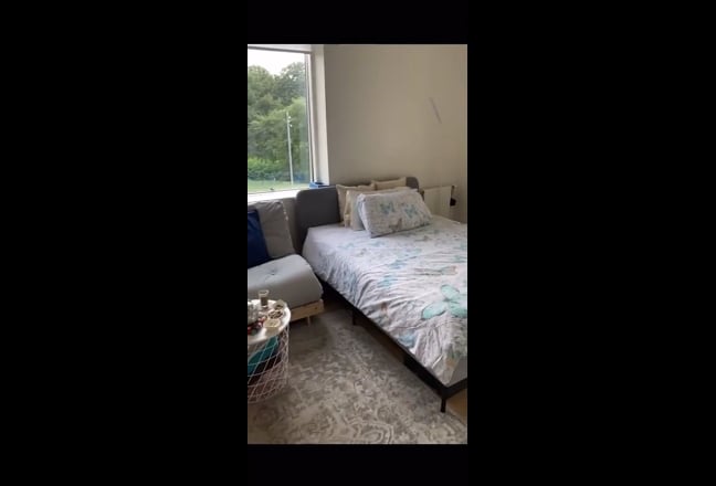 Extra Large Bright Double Room  Main Photo
