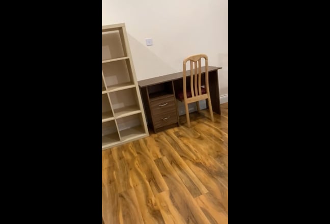 Roommate to share a Studio  Main Photo