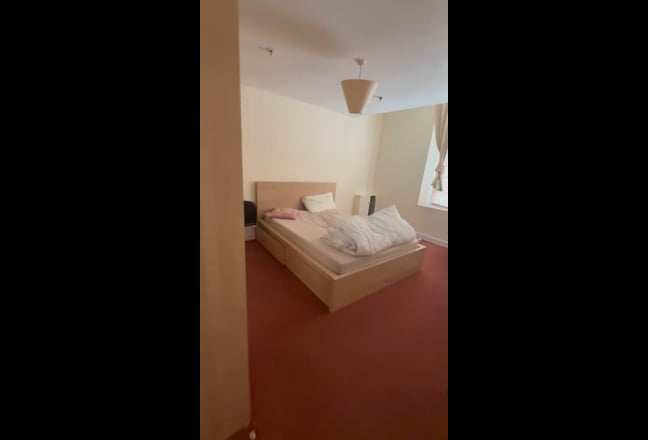 Spacious Room near King street & Union Street Main Photo