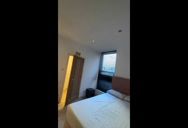Spacious en-suit room in union street&city centre Main Photo