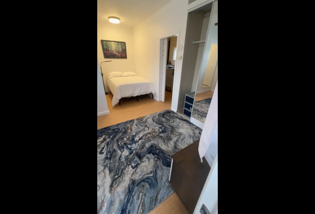Cute Private Unit and Bath. Free Wifi Laundry More Main Photo