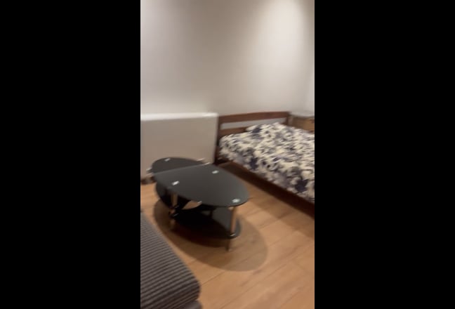 2 studios available now Main Photo