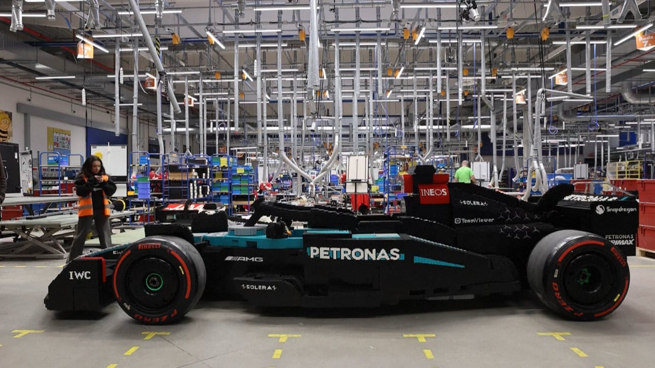 Deset dirkalnikov F1 sestavili iz 400 tisoč kock