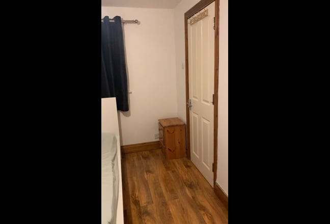Extra Large Ensuit Room Rent £760pcm Main Photo