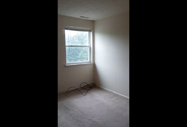 Quiet, Suburban, Private Just Remodeled Bathroom Main Photo