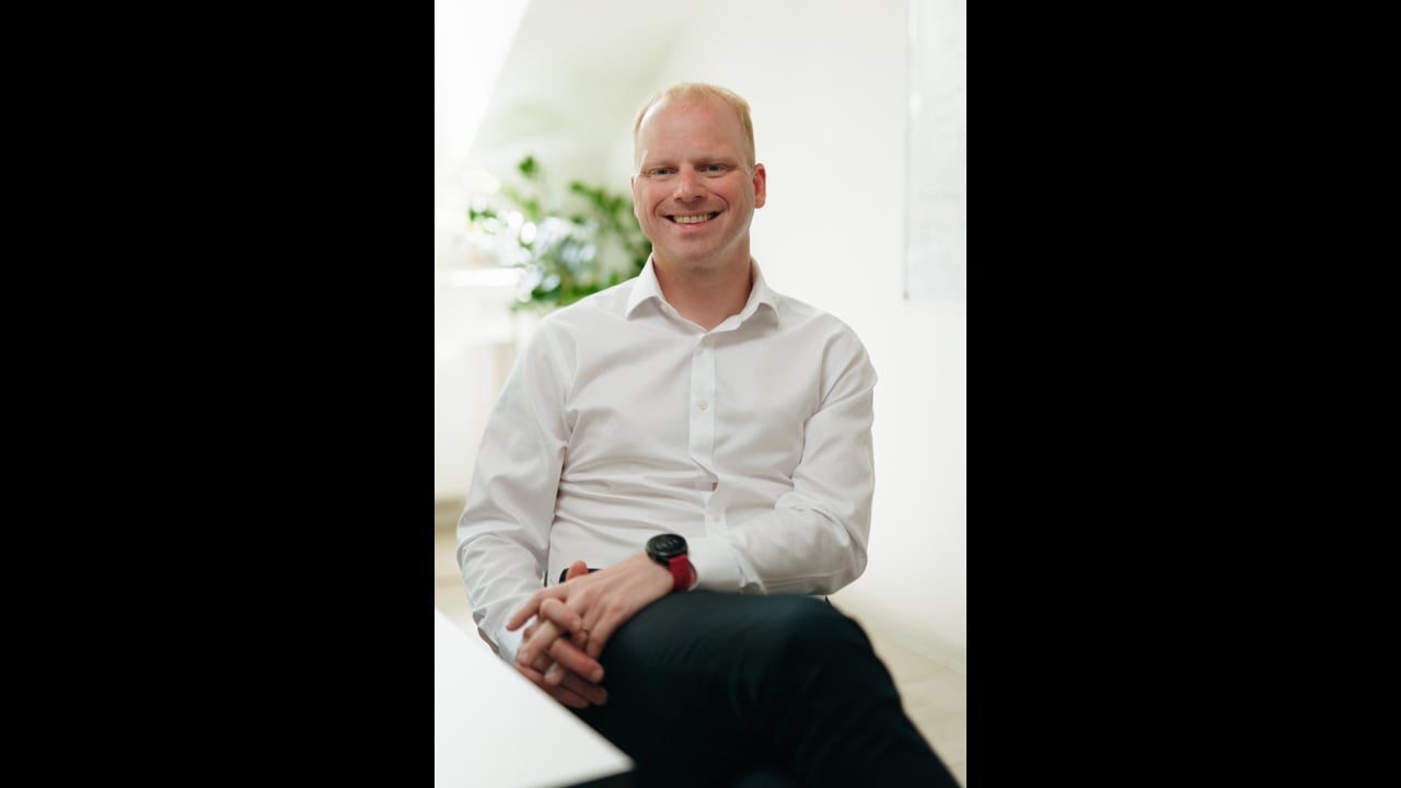 
        
          Lukáš Marek
        

        
          –
        

        
          CEO & Business Consultant
        
        