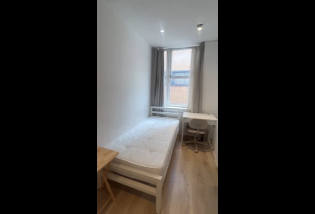 Video 1: Room 1: £231pw with bills included. (Available NOW)