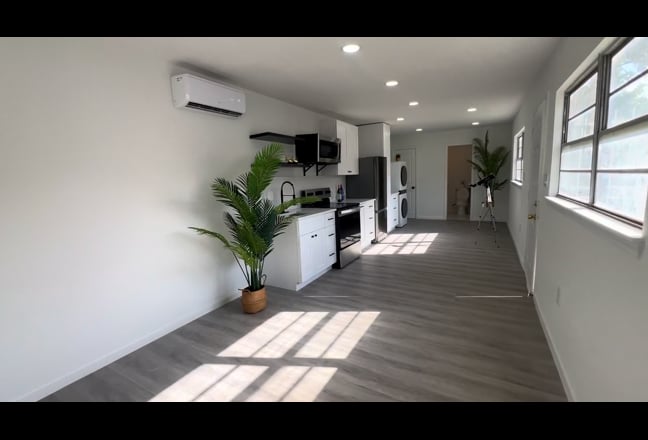 ðŸ¡ Studio Apartment | Private Entry | Med Center Main Photo