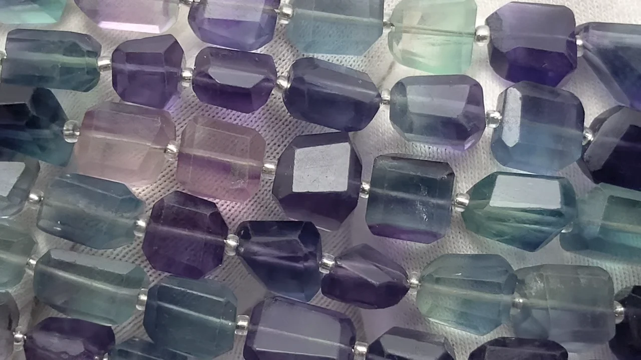 動画】マルチカラーフローライトAAA- タンブルカット 1連(約13cm