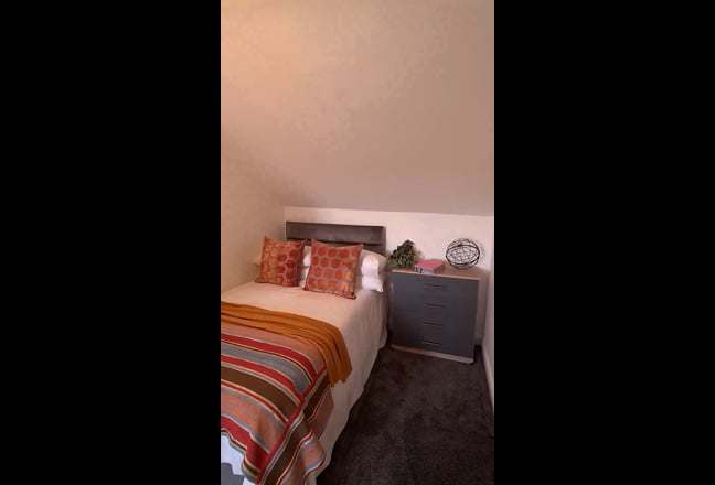 Photo 1: undefined
