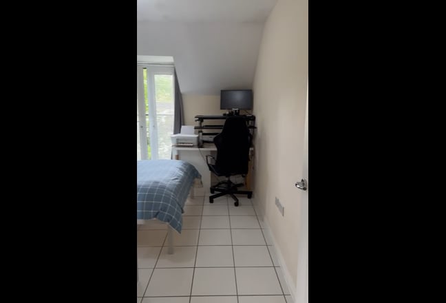 Nice and bright Double Room / Flat share Main Photo