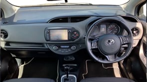 TOYOTA YARIS 2018 (18)