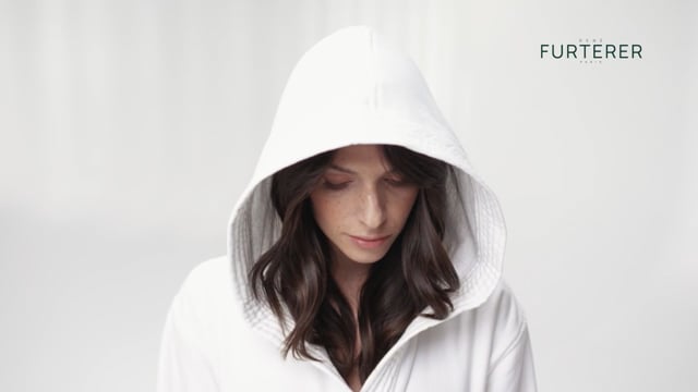 deVine Voices Native French Female Voiceover René Futerer TV Commercial