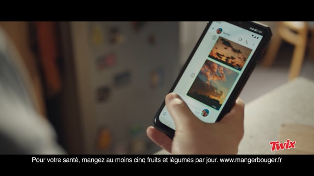 deVine Voices Native French Female Voiceover Twix Harmoniser TV Commercial