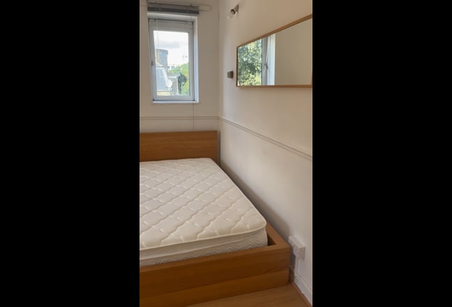 Zone 1- 3 bedrooms, lounge, one bathroom Maisonett Main Photo