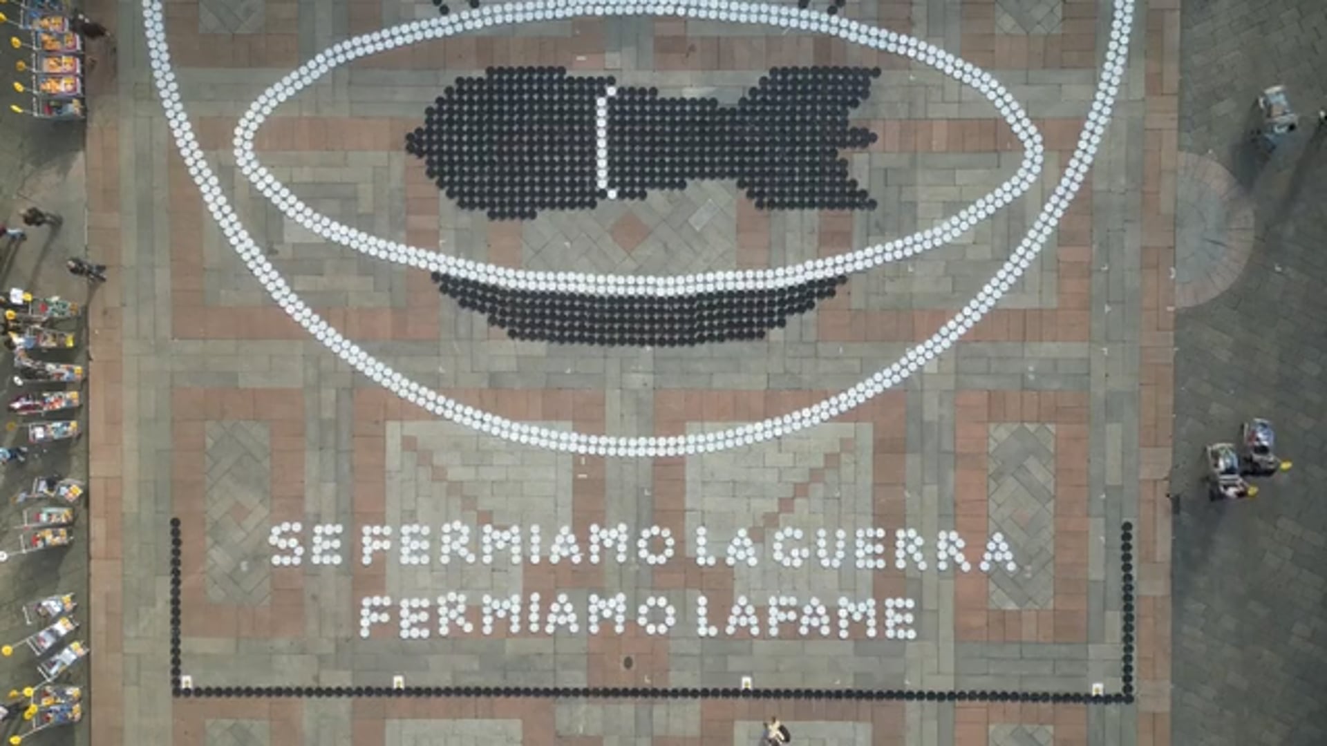 Tremila piatti in Piazza Maggiore per una colletta alimentare, in favore delle mense di Bologna, organizzata da Cefa