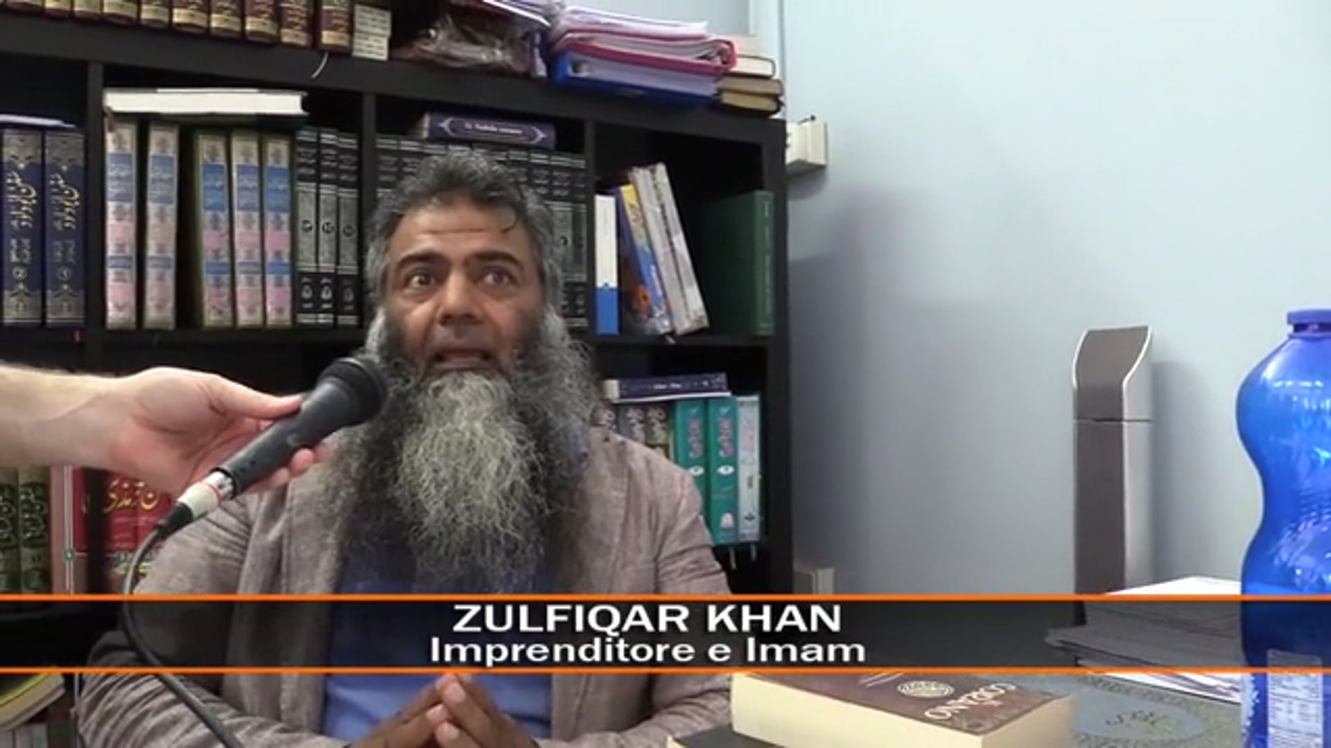 Espulso l’imam di Bologna. Che ricorre al Tar