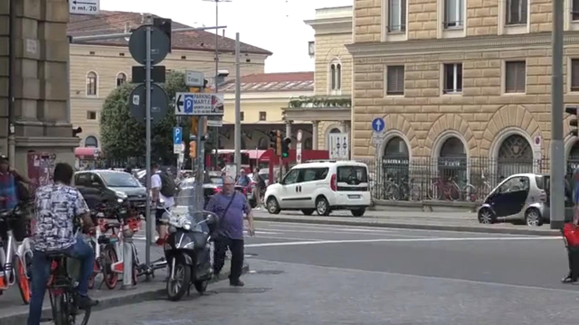 Aggressione in Galleria 2 Agosto, denunciato un 25enne