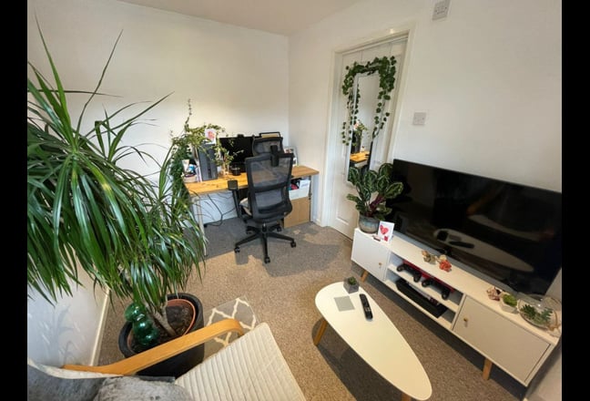 Double Room with En-Suite & Private Study/Lounge  Main Photo