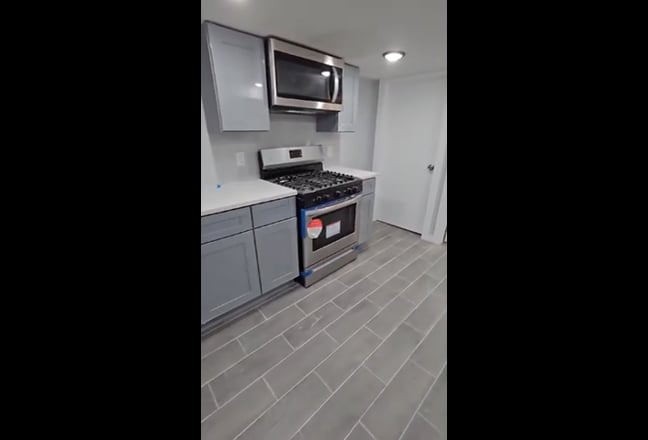 Beautiful Remodeled Apartment. Washer/Dryer Main Photo
