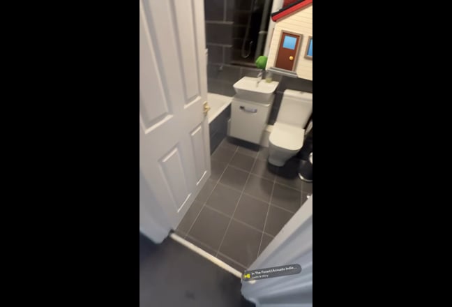 Video 1: Cosy double bedroom