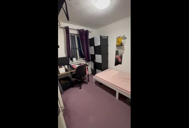 Double En-suite room *Ready to move In* Main Photo