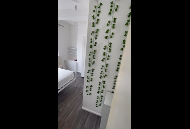 Video 1: Room 4