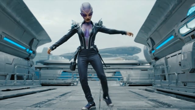 踊るエイリアン