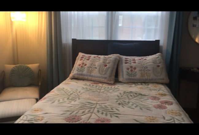 Calm cozy room Main Photo