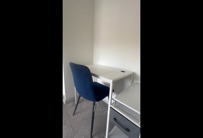 Lovely double room in Redditch Main Photo