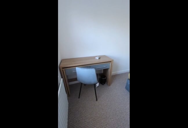 Large Double Room with Ensuite Main Photo