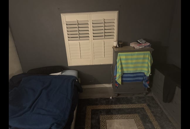Room for rent in a spacious ranch style home Main Photo