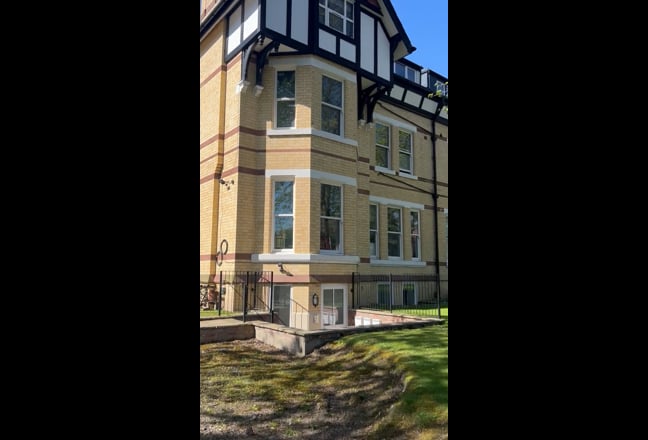 Lovely one bedroom ground floor flat  Main Photo