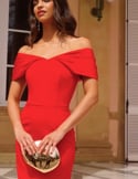 Vidéo: Robe de soirée longue avec encolure bandeau rouge Vidéo: Robe de soirée longue avec encolure bandeau rouge