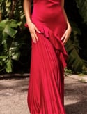 Vidéo: Robe de soirée longue marron avec dos croisé Vidéo: Robe de soirée longue marron avec dos croisé