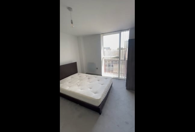 Penthouse 2 Floors – 1 Double Room Available Main Photo