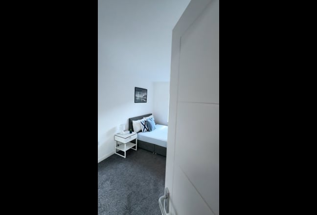 🏡 Ensuites Private Bathroom Wembley HA98Sr Main Photo