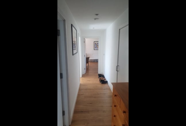 Spare room and master bathroom Main Photo