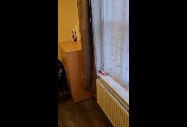 Reduced!!! Double room, excellent location, NO FEE Main Photo