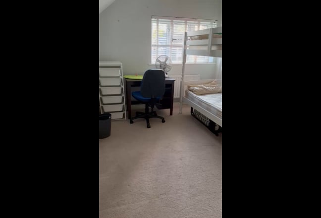 Double Room in Guildford for a male Main Photo